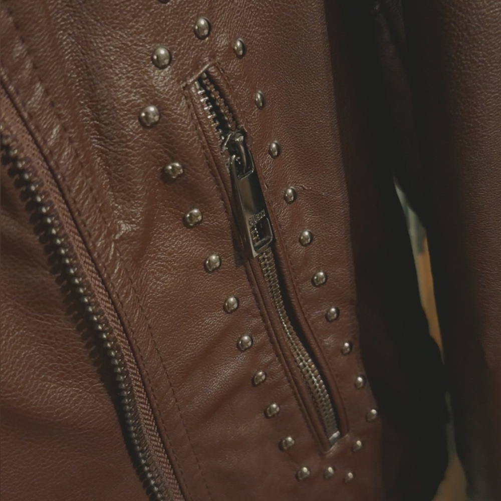 🏍️ 𝙶𝚞𝚎𝚜𝚜 𝙱𝚒𝚔𝚎𝚛 𝙹𝚊𝚌𝚔𝚎𝚝 ⛓️‍💥 - Picture 14 of 14